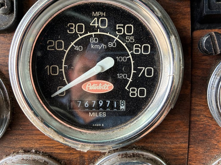 2000-peterbilt-378-image-14