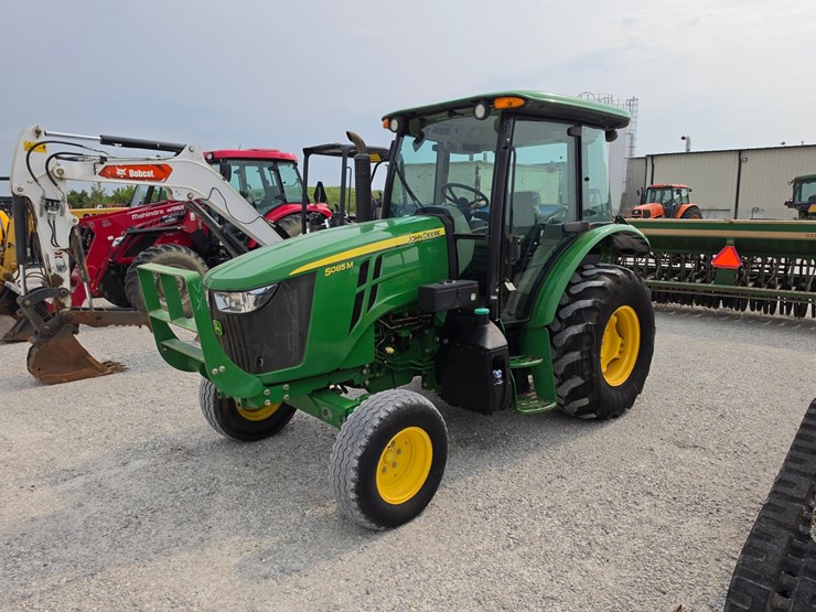 2016-john-deere-5085m-image-1