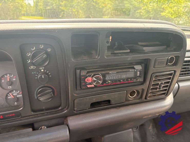 1997-dodge-3500-image-34
