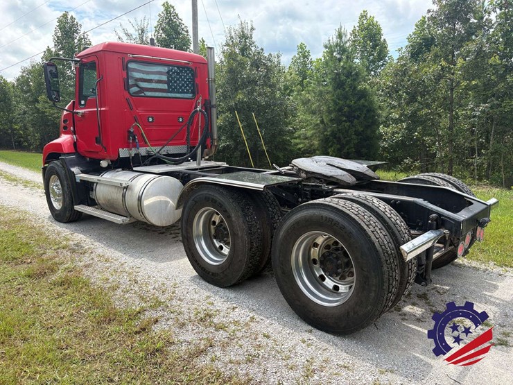 2006-mack-cxn613-t/a-truck-tractor-image-5