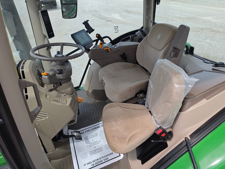 2024-john-deere-6r-155-image-6