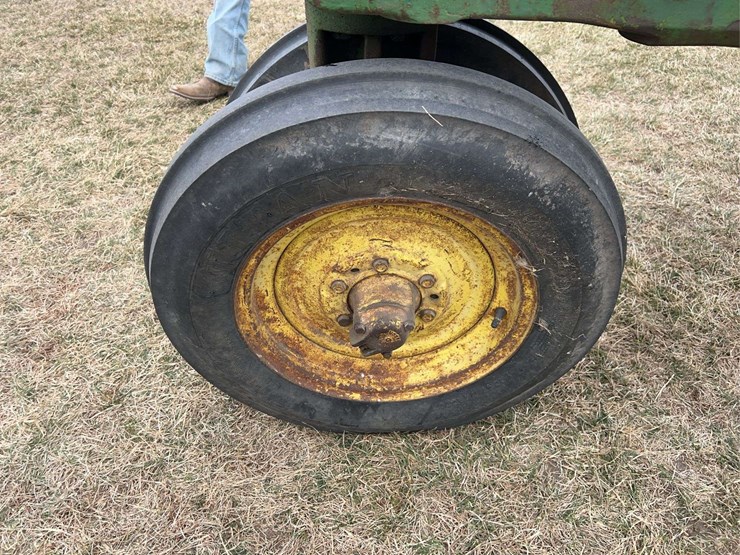 john-deere-520-image-16