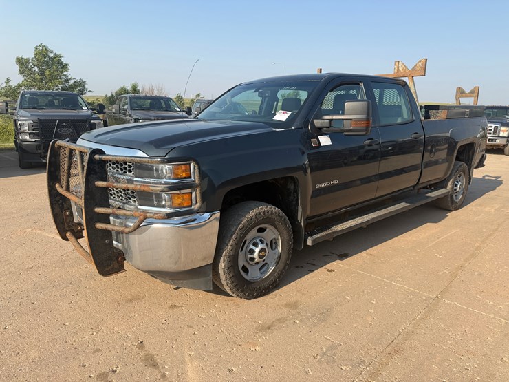 2019-chevrolet-silverado-2500hd-image-2