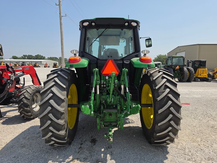2023-john-deere-6155m-image-7