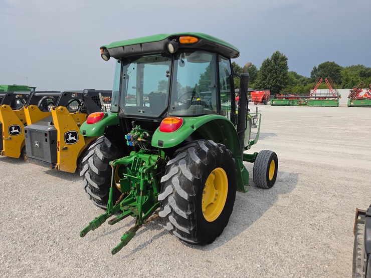 2016-john-deere-5085m-image-16