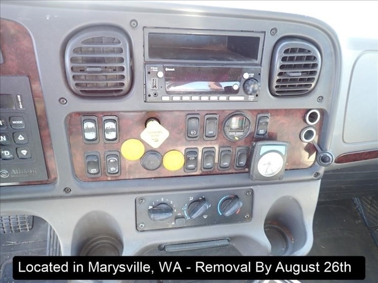2016-freightliner-114sd-image-37