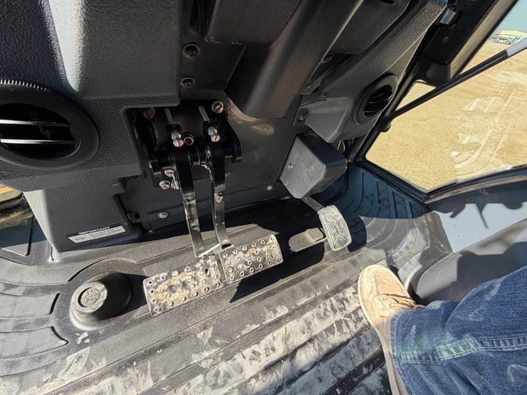 2019-deere-310sl-image-6