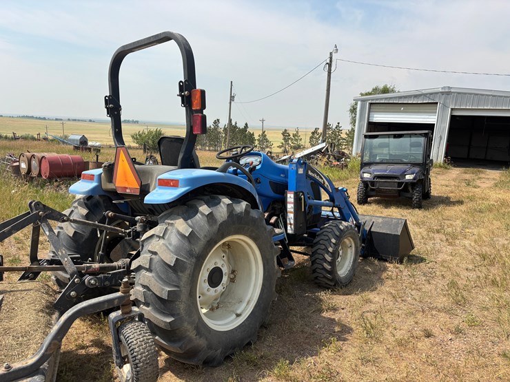 2002-new-holland-tc350a-tractor-image-4