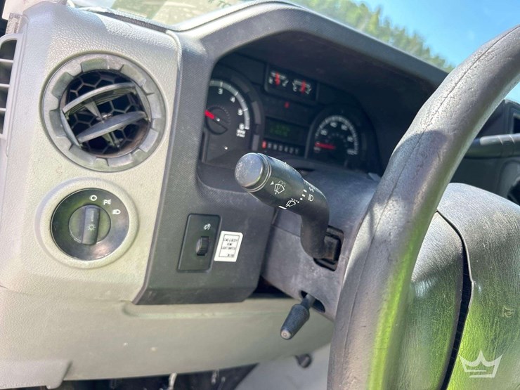2017-ford-e350-image-23