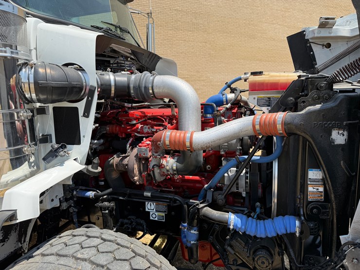 2020-kenworth-t800-image-37