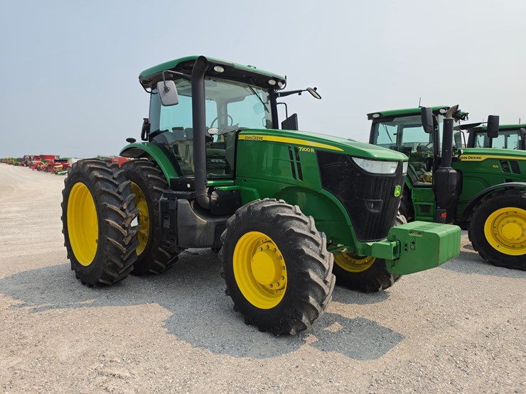 2013-john-deere-7200r-image-21