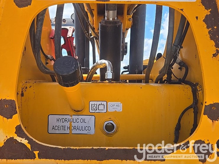 2019-jcb-510-56-image-32