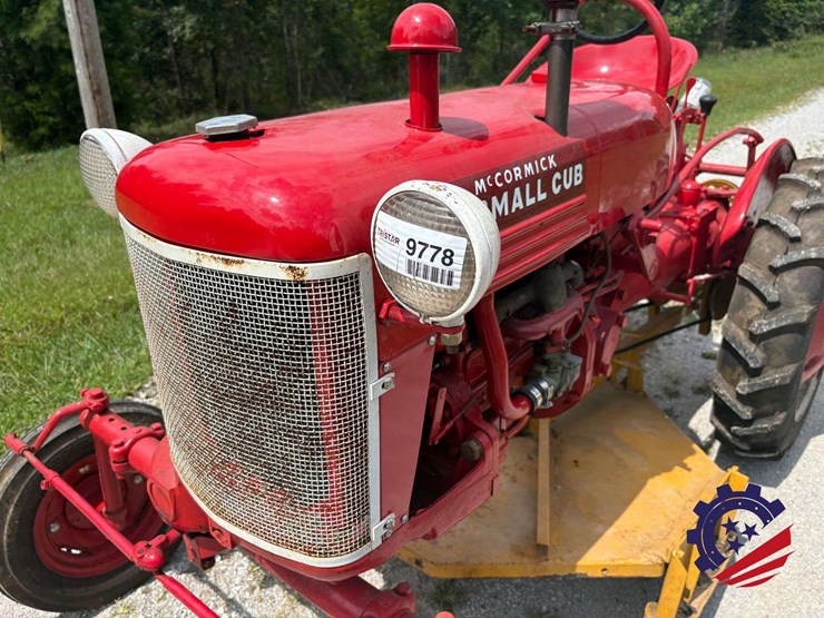 mccormick-farmall-cub-farm-tractor-image-22