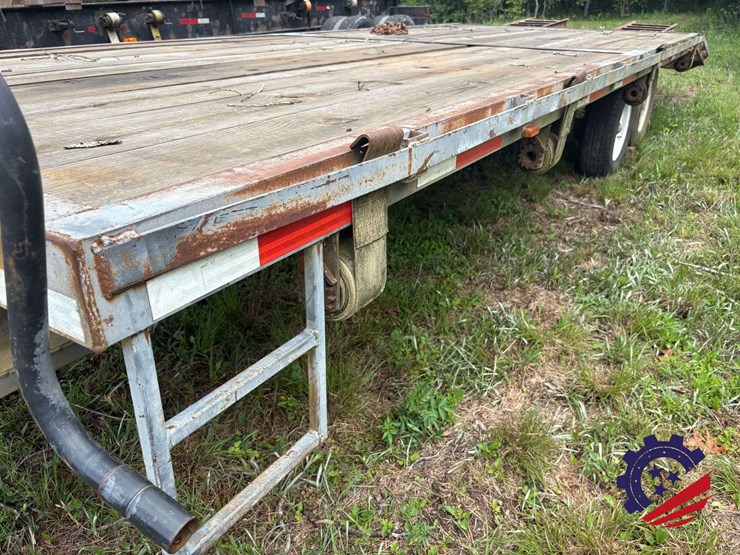 t/a-25’-gooseneck-trailer-image-16