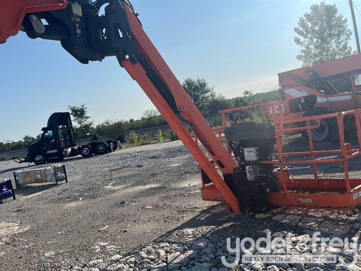 2013-jlg-1250ajp-image-24