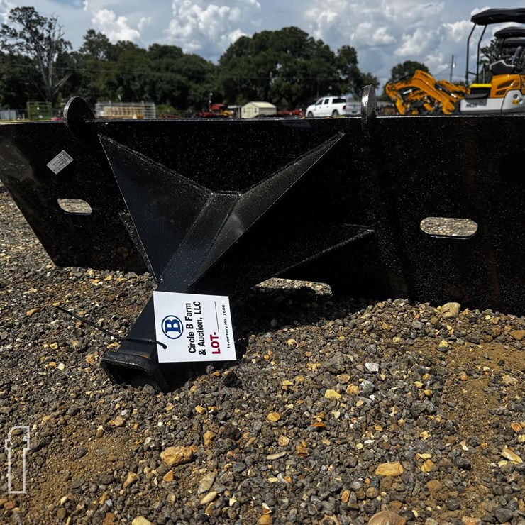 RECEIVER HITCH SKID STEER ATTACH