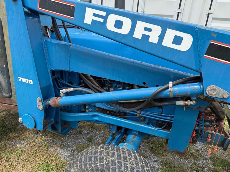 ford-2120-image-10