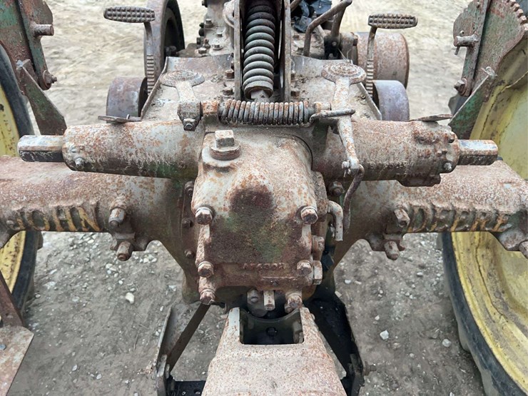 john-deere-model-b-image-40