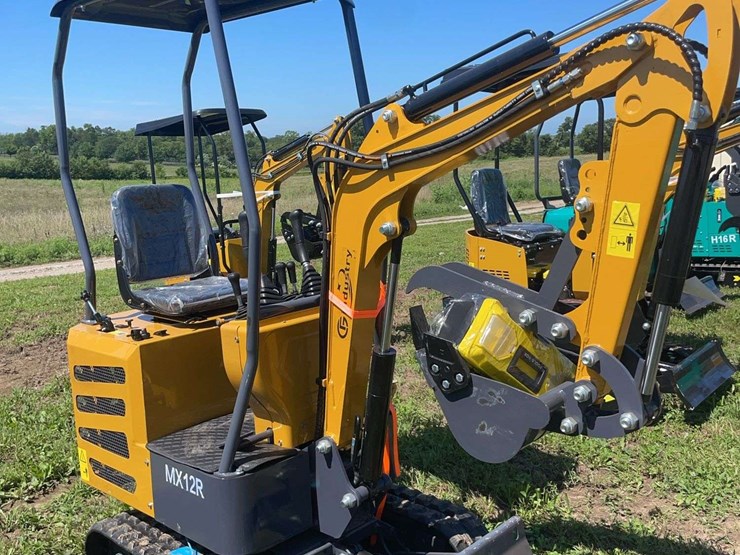 mx12r-mini-excavator-image-3