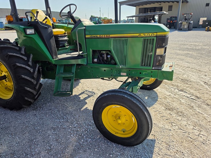 1993-john-deere-6300-image-19