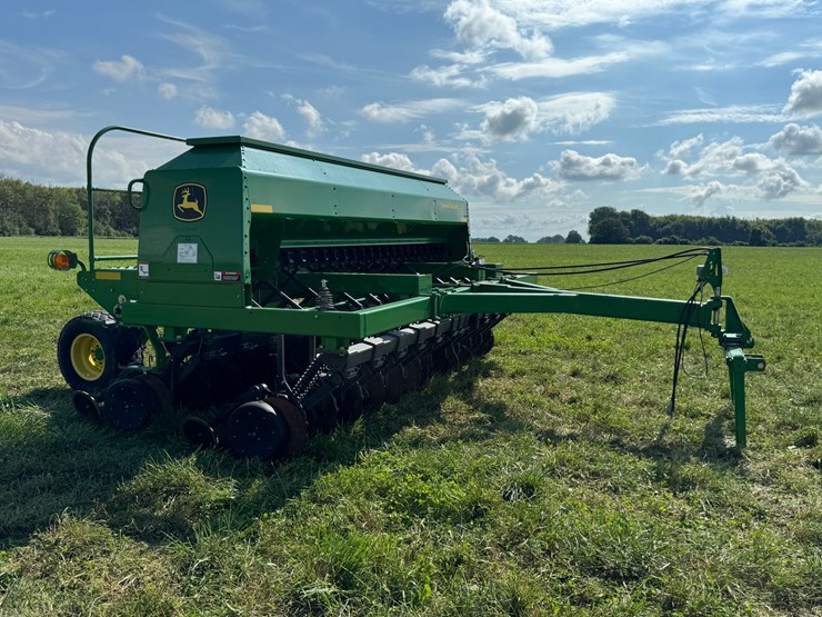 john-deere-1590-image-1