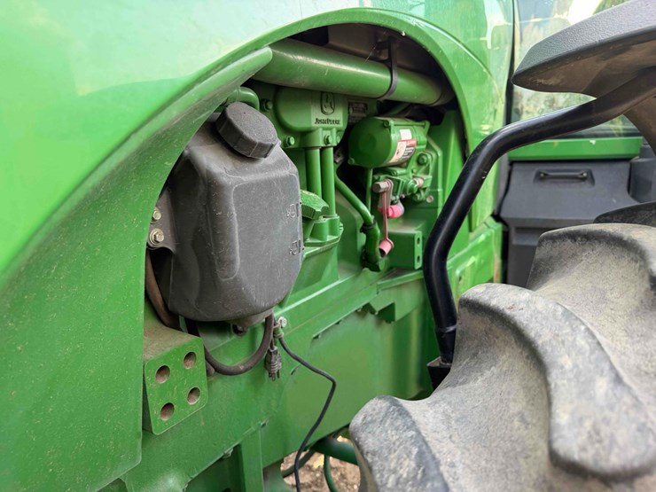 john-deere-8330-image-11