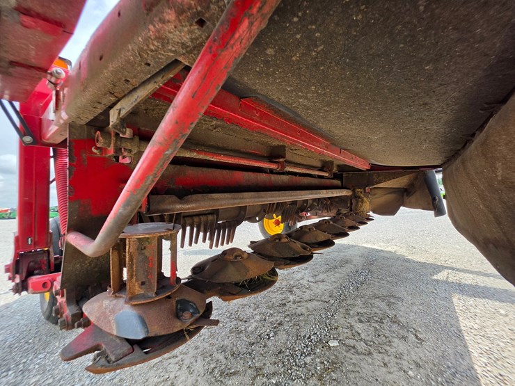 2014-new-holland-h7330-image-4