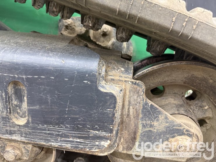 2019-deere-325g-image-23