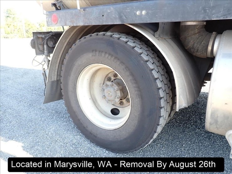 2016-freightliner-114sd-image-50
