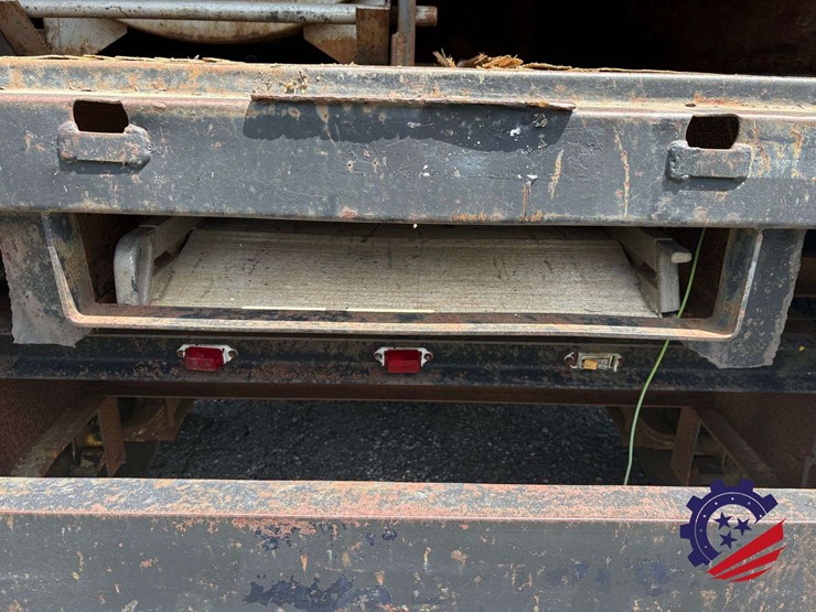 jobsite-fuel-tank-&-dual-t/a-storage-gooseneck-trailer-image-34