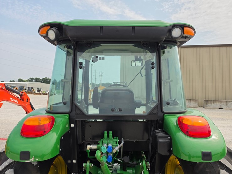 2019-john-deere-5100e-image-16
