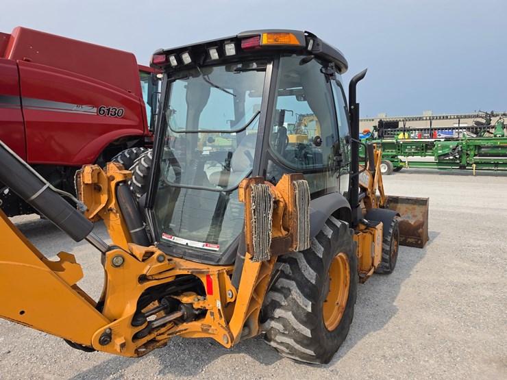 2015-case-580sn-image-22