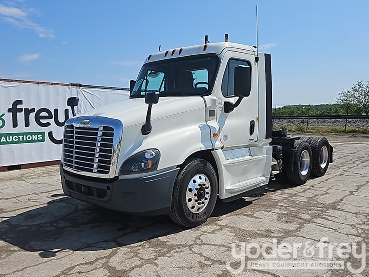 2019-freightliner-cascadia-125-image-1