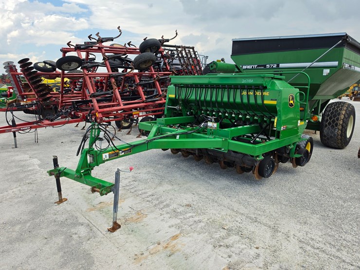 2009-john-deere-1590-image-1