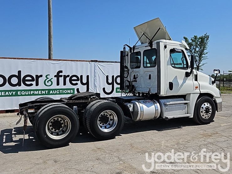 2019-freightliner-cascadia-125-image-6