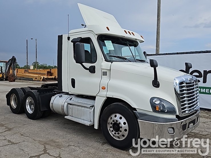 2019-freightliner-cascadia-125-image-4