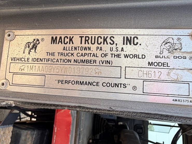 2000-mack-ch612-image-16