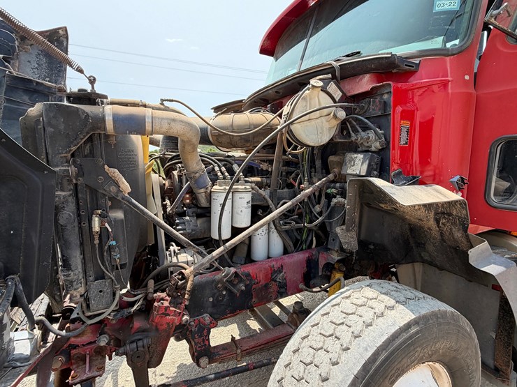 2000-mack-ch612-image-10