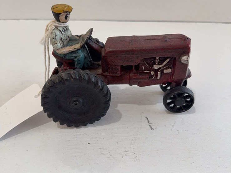 cast-iron-toy-tractor-1/16-scale-image-1