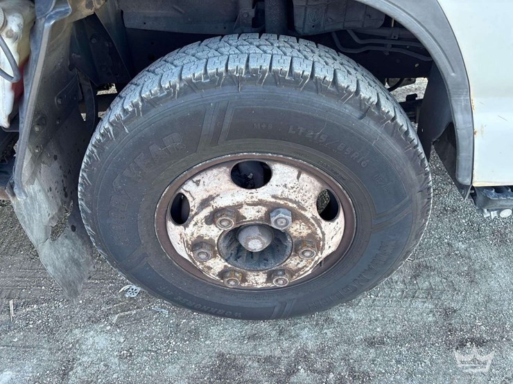 2005-chevrolet-w3500-image-16