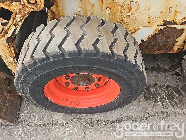 2011-bobcat-s185-image-22