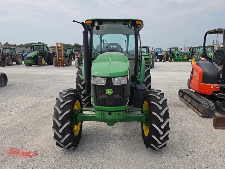 2019-john-deere-5100e-image-3