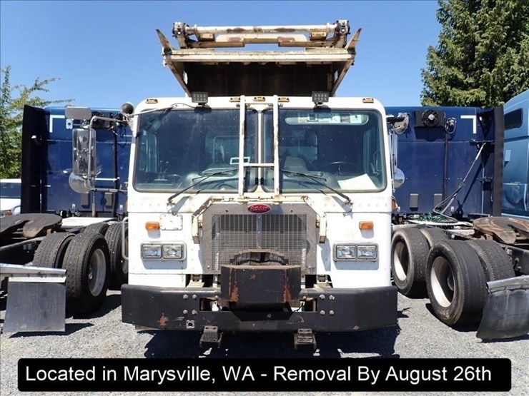 2005-peterbilt-320-image-14