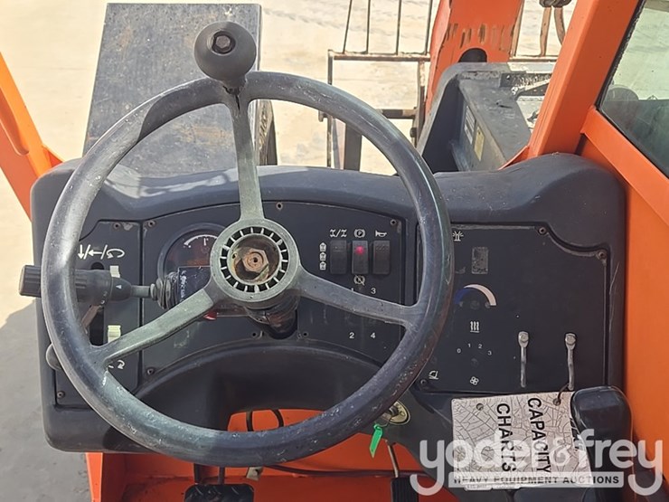 2012-jlg-g6-42a-image-49