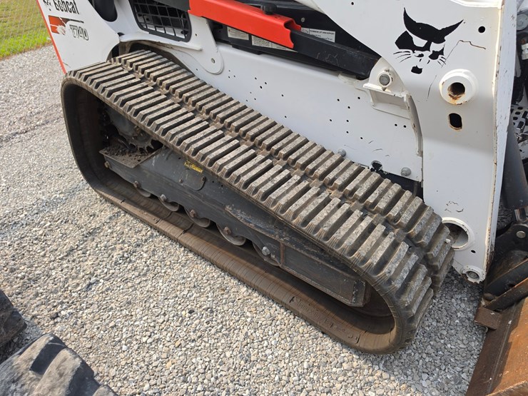 2021-bobcat-t740-image-14