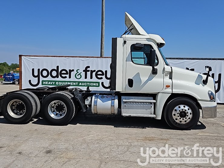 2019-freightliner-cascadia-125-image-5