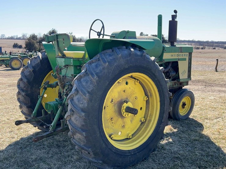 john-deere-720-image-5