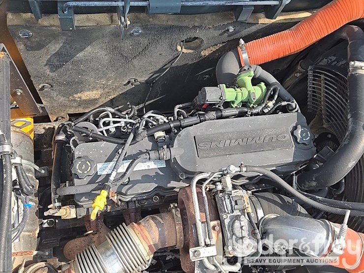 2018-hyundai-hx260l-image-51