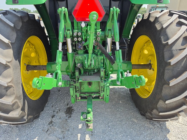 2023-john-deere-6155m-image-9