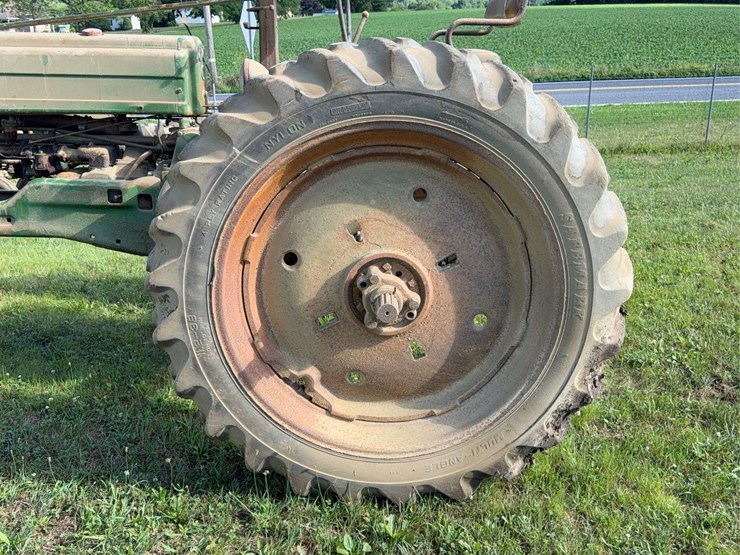 john-deere-model-b-image-38